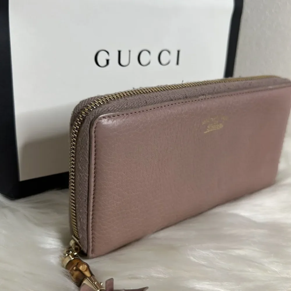 💯Authentic Gucci Zipped Leather Long Wallet🍀